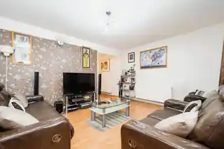 17 Brook Avenue, photo 4