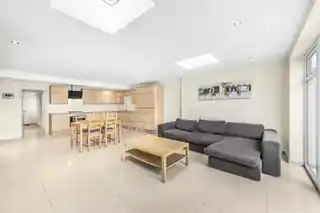 17 Carroun Road, photo 2