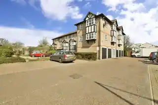 17 Chadview Court, photo 2