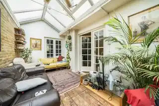17 Claylands Road, photo 2