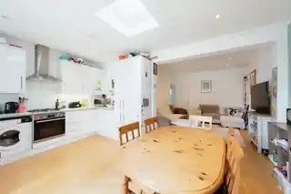 17 Clifford Avenue, photo 2