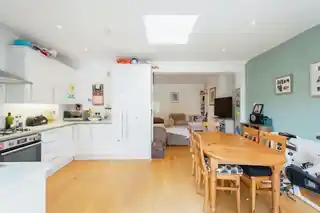 17 Clifford Avenue, photo 4