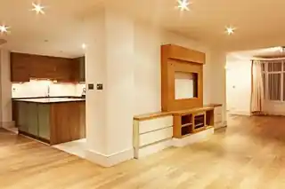 17 Clifton Gardens, photo 2