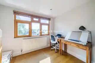 17 Elgin Road, photo 3