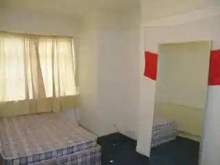 17 Falkland Avenue, photo 4