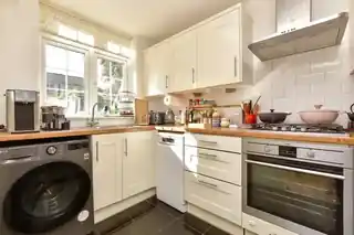 17 Filey Close, photo 2