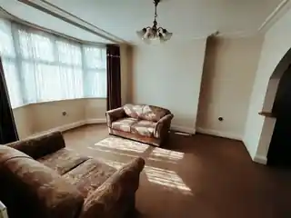 17 Garden Avenue, photo 3