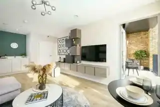17 Garrick Drive, photo 2