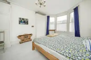 17 Grafton Road, photo 3