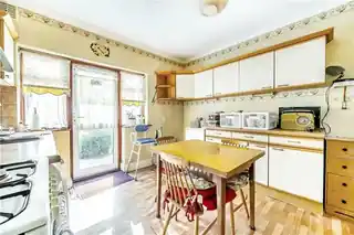 17 Harold Avenue, photo 4