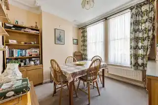 17 Hervey Park Road, photo 2