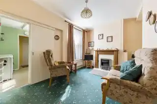 17 Hervey Park Road, photo 3