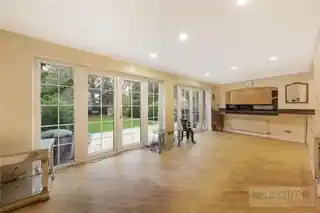 17 Highview Avenue, photo 3