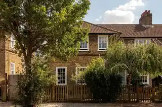 17 Hill Farm Road, photo 2