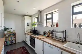 17 Hill Farm Road, photo 3