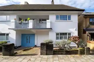 17 Hill House Road, photo 3