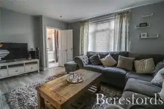 17 Hilldene Avenue, photo 4