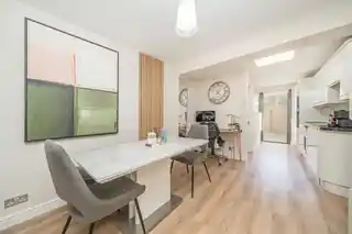 17 Holly Road, photo 4