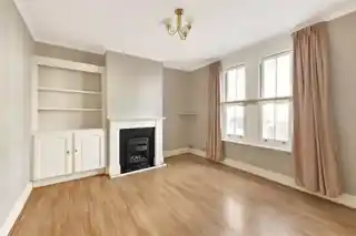 17 Knowsley Road, photo 2