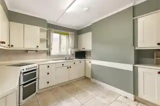 17 Knowsley Road, photo 3