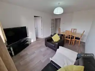 17 Leigh Hunt Drive, photo 4