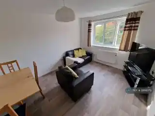 17 Leigh Hunt Drive, photo 2