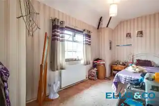 17 Manaton Crescent, photo 3