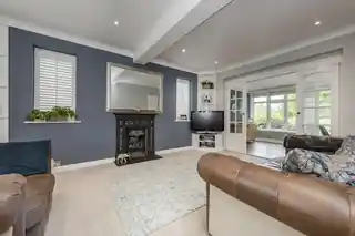 17 Marlpit Avenue, photo 3