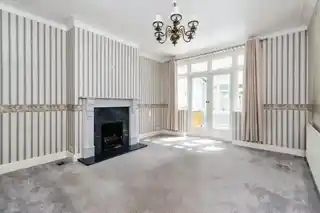 17 Mayfair Avenue, photo 3