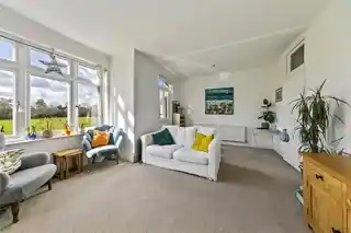 17 Moor Mead Road, photo 4
