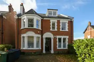 17 Mount Park Road, photo 2