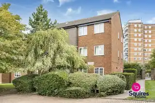 17 New Ash Close, photo 3