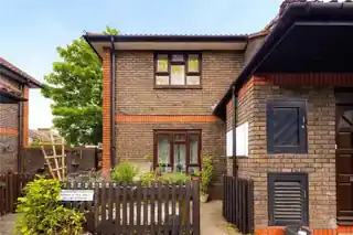 17 Newton Road, photo 3