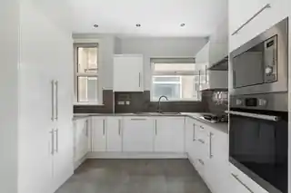 17 Northcote Avenue, photo 2