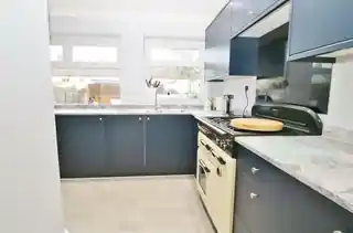 17 Oakfield Gardens, photo 4