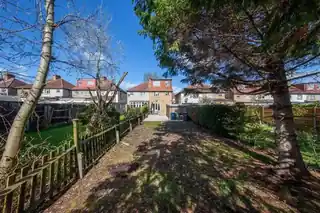 17 Oakleigh Avenue, photo 4