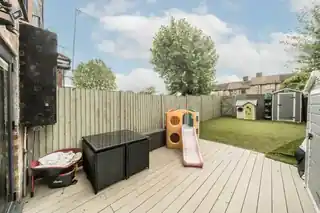 17 Osier Crescent, photo 4