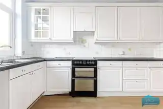 17 Park Way, photo 4