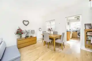 17 Princes Road, photo 3
