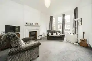 17 Ravensbourne Gardens, photo 2