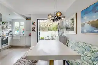 17 Rosslyn Avenue, photo 4