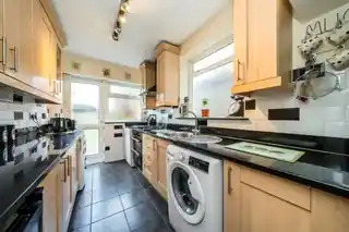 17 Runnymede Gardens, photo 4