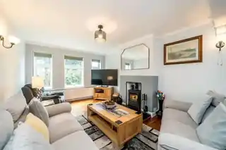 17 Runnymede Gardens, photo 2