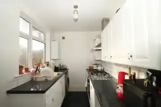17 Shelley Close, photo 3