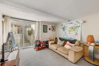 17 Springfield Road, photo 4