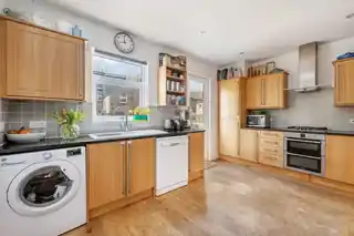 17 Springfield Road, photo 3
