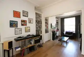 17 St Leonards Road, photo 2