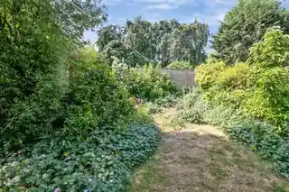 17 Staveley Road, photo 2