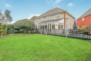 17 Tylers Crescent, photo 4