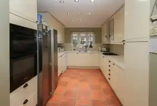 17 Tylers Crescent, photo 3